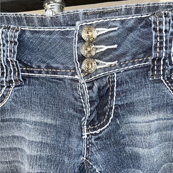 Angels, embellished denim, jean Capri juniors 3 26×22 stretch Cuffed - Picture 3 of 10